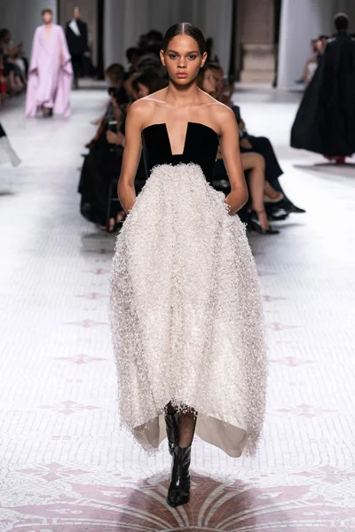 Look 14